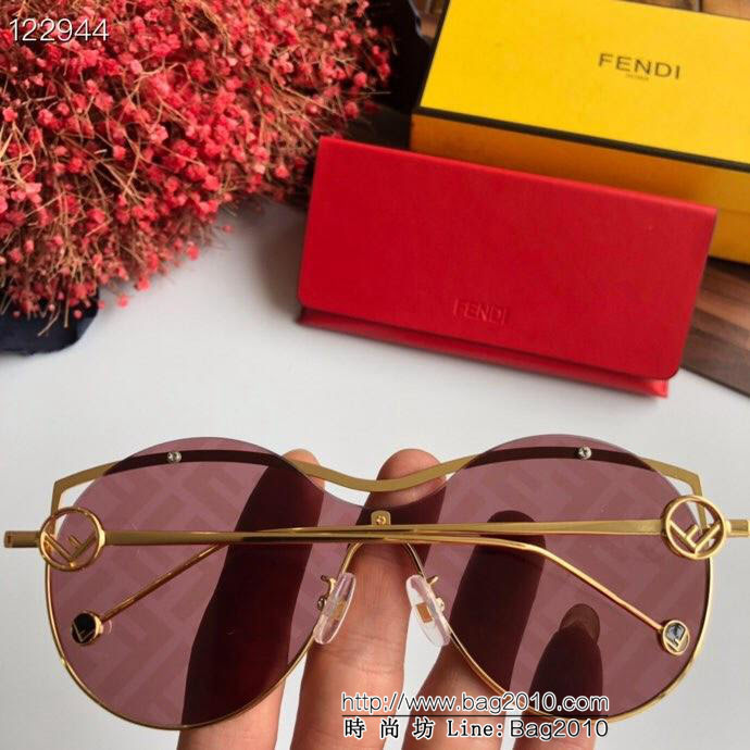FENDI芬迪 帶鏈 FEND MODEL FF0401 女款太陽鏡  lly1295